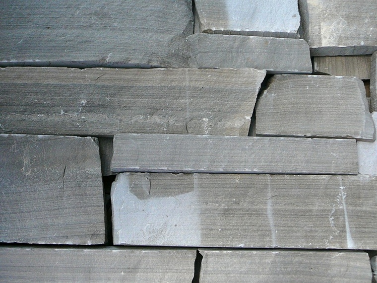 Charcoal Limestone Tigerstripe Drystack Sawn Height
