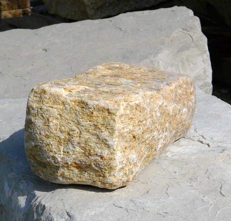 yellow granite regular cobble